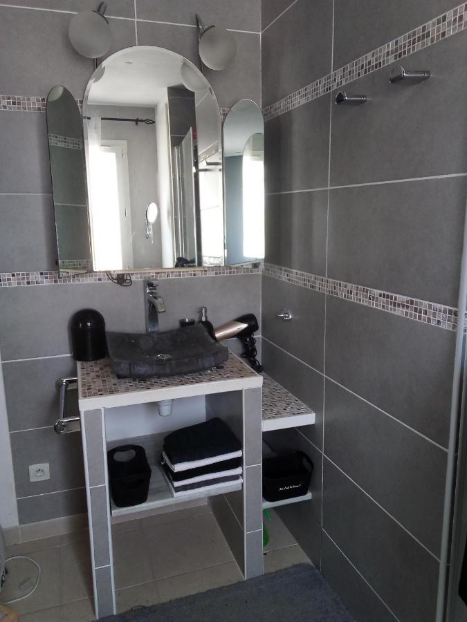 Bed and Breakfast Les Coronilles Beaucaire  Exterior foto