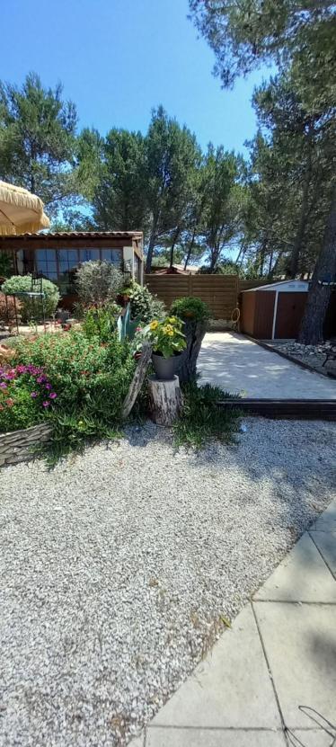 Bed and Breakfast Les Coronilles Beaucaire  Exterior foto