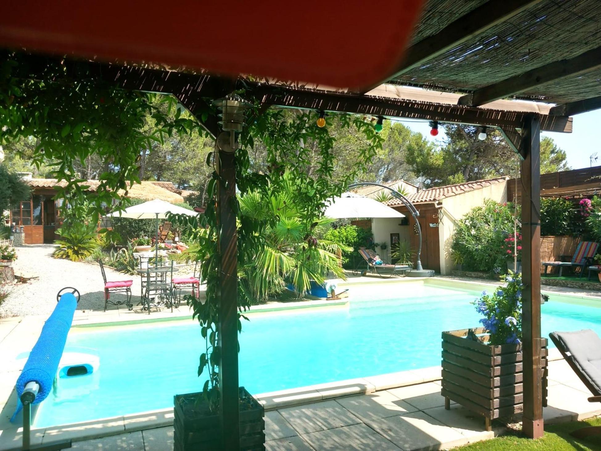 Bed and Breakfast Les Coronilles Beaucaire  Exterior foto